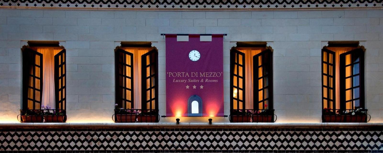 Porta Di Mezzo Luxury & 2*